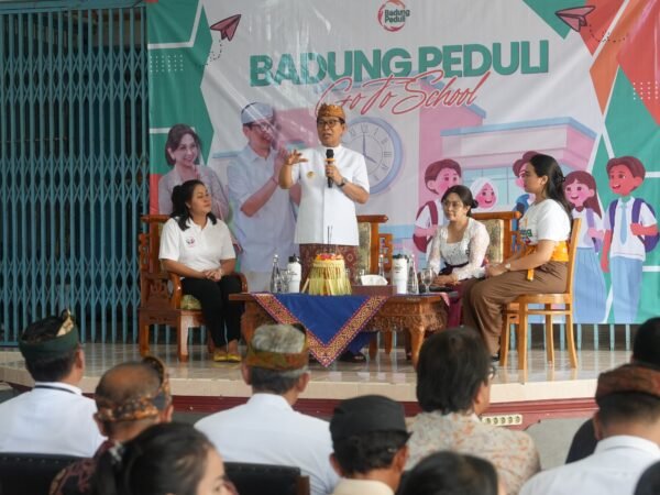 Bupati Badung I Wayan Adi Arnawa dalam kegiatan Badung Peduli Go To School