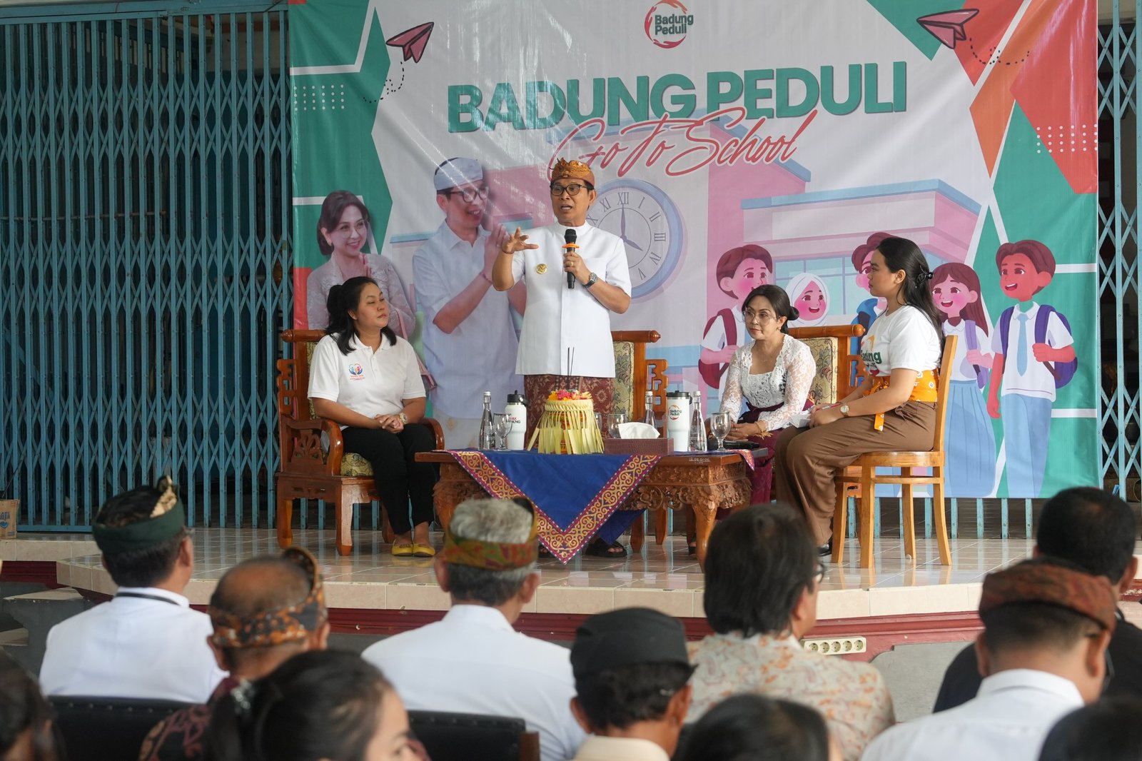 Bupati Badung I Wayan Adi Arnawa dalam kegiatan Badung Peduli Go To School