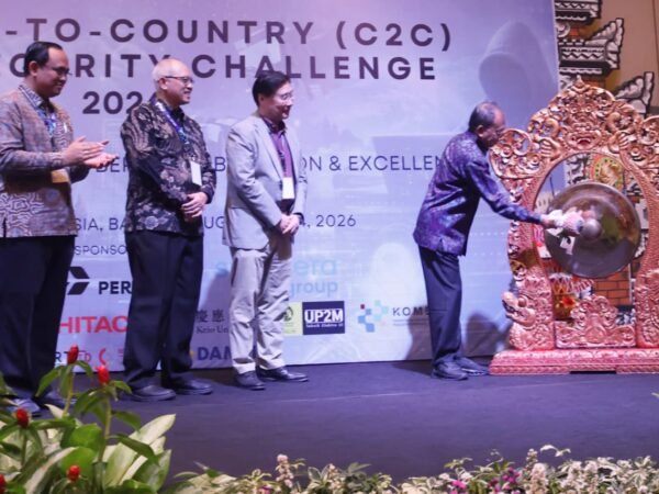 Gubernur Bali Wayan Koster membuka kompetisi keamanan siber C2C-CTF 2026