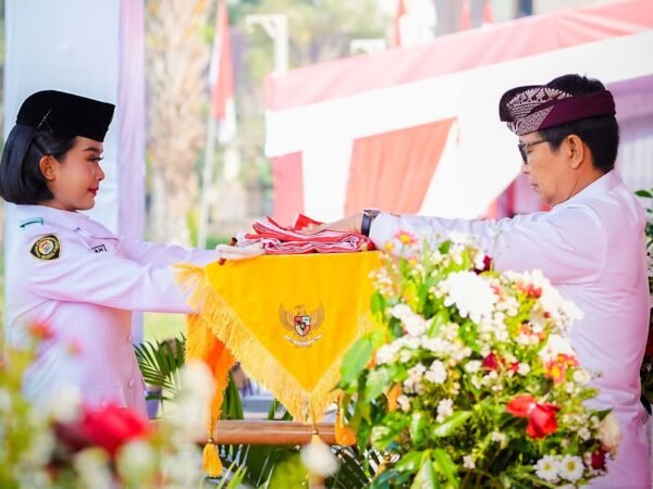 Bupati Adi Arnawa memimpin upacara HUT ke-81 Kemerdekaan RI di Badung