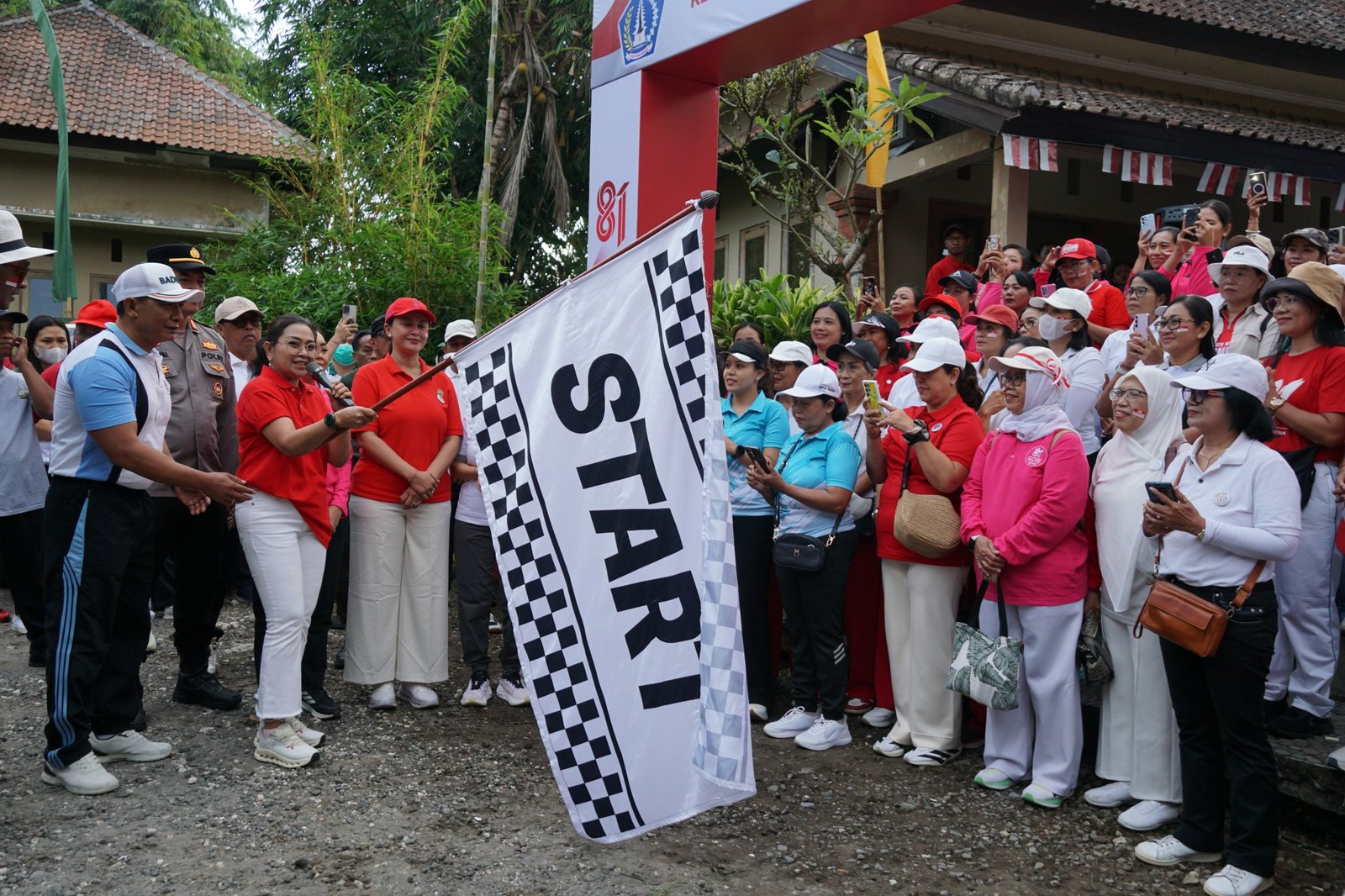 TP PKK Badung membuka lomba organisasi wanita di Carangsari