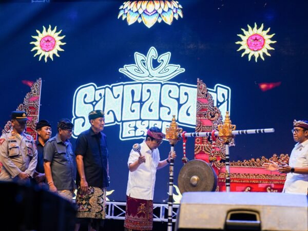 Bupati Badung membuka Singasari Expo IV di Desa Blahkiuh