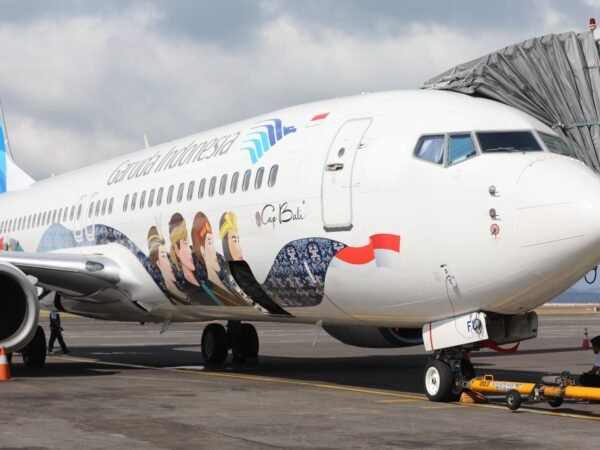Penerbangan perdana Garuda Indonesia rute Bali-Bandung di Bandara Ngurah Rai