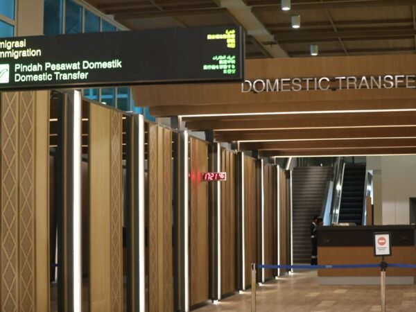 Jembatan transfer antar terminal Bandara Ngurah Rai Bali