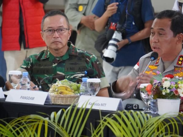 Pangdam IX/Udayana memimpin rakor penanggulangan gempa Flores