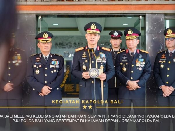 Polri mengirim 44 truk bantuan untuk masyarakat terdampak gempa Flores.