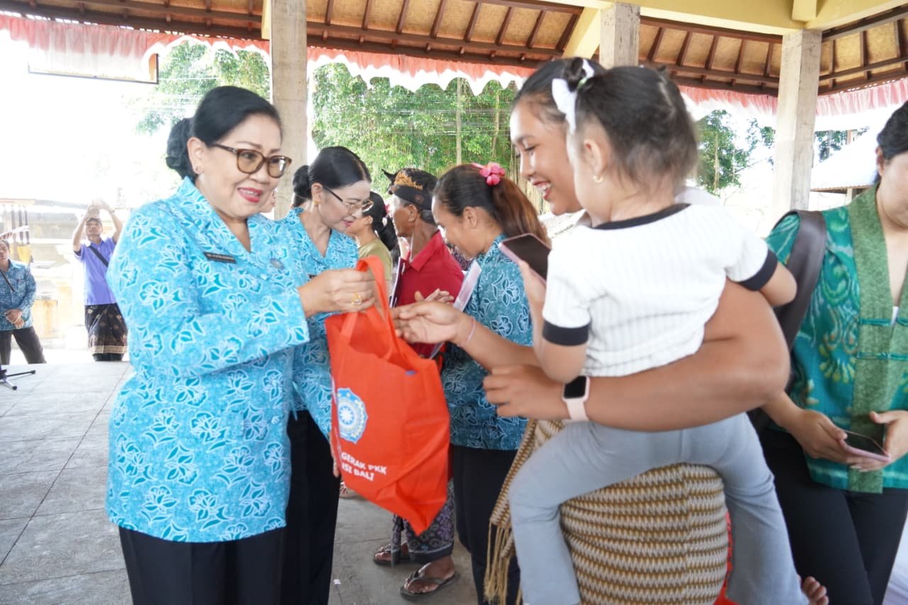 Aksi Sosial TP PKK Bali di Kabupaten Klungkung