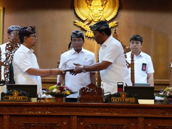 Bupati Badung Sampaikan Jawaban Pemerintah