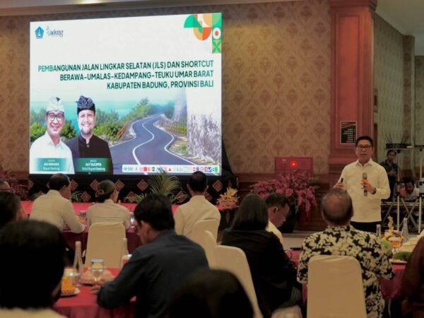 Bupati Adi Arnawa dan Wabup Bagus Alit Sucipta dalam Sharing Session Pariwisata Badung
