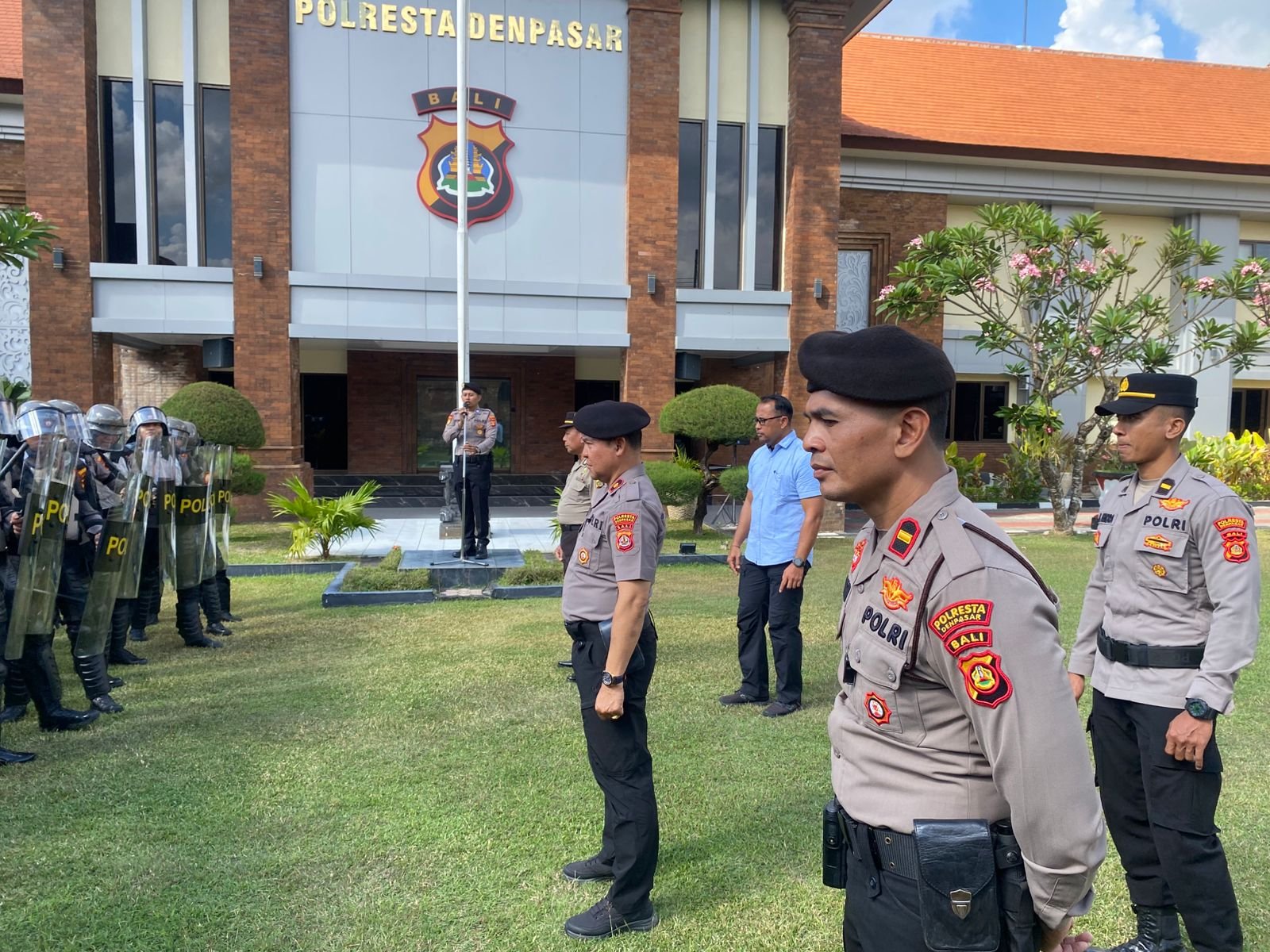 Latihan Dalmas Polresta Denpasar