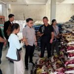 Satgas Polda Bali memeriksa harga beras di pasar dan distributor