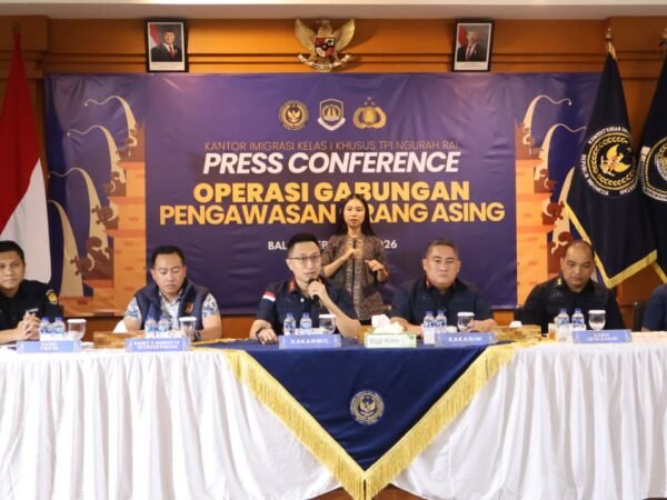 Operasi Imigrasi Ngurah Rai mengamankan 13 WNA di Badung
