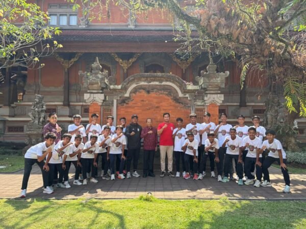 Gubernur Bali Wayan Koster mendukung Bali United U-13 menuju Piala Soeratin Nasional