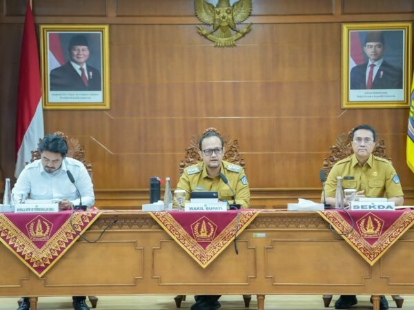 Bagus Alit Sucipta menerima exit meeting BPK RI di Badung